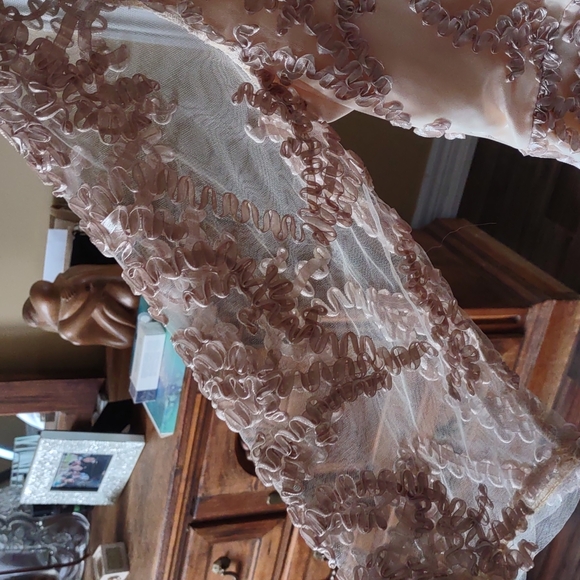 Cream hi low dress - Picture 2 of 4